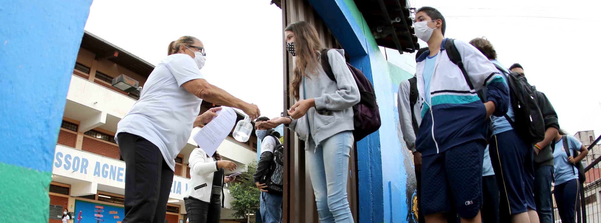 Ano letivo 2022 começa para 1,7 mi alunos da rede estadual