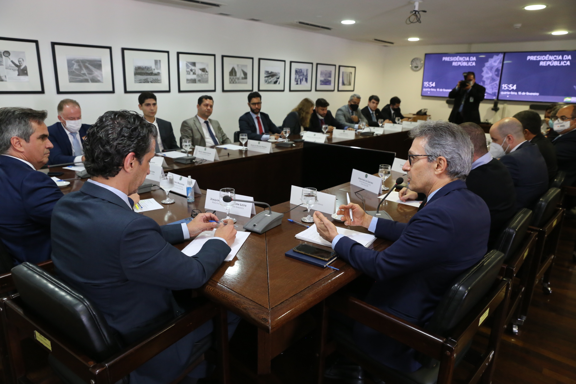 Governador discute, em Brasília, repactuação do acordo de Mariana