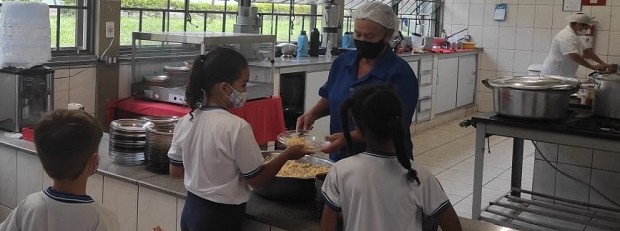 Governo renova cozinhas e refeitórios das escolas estaduais