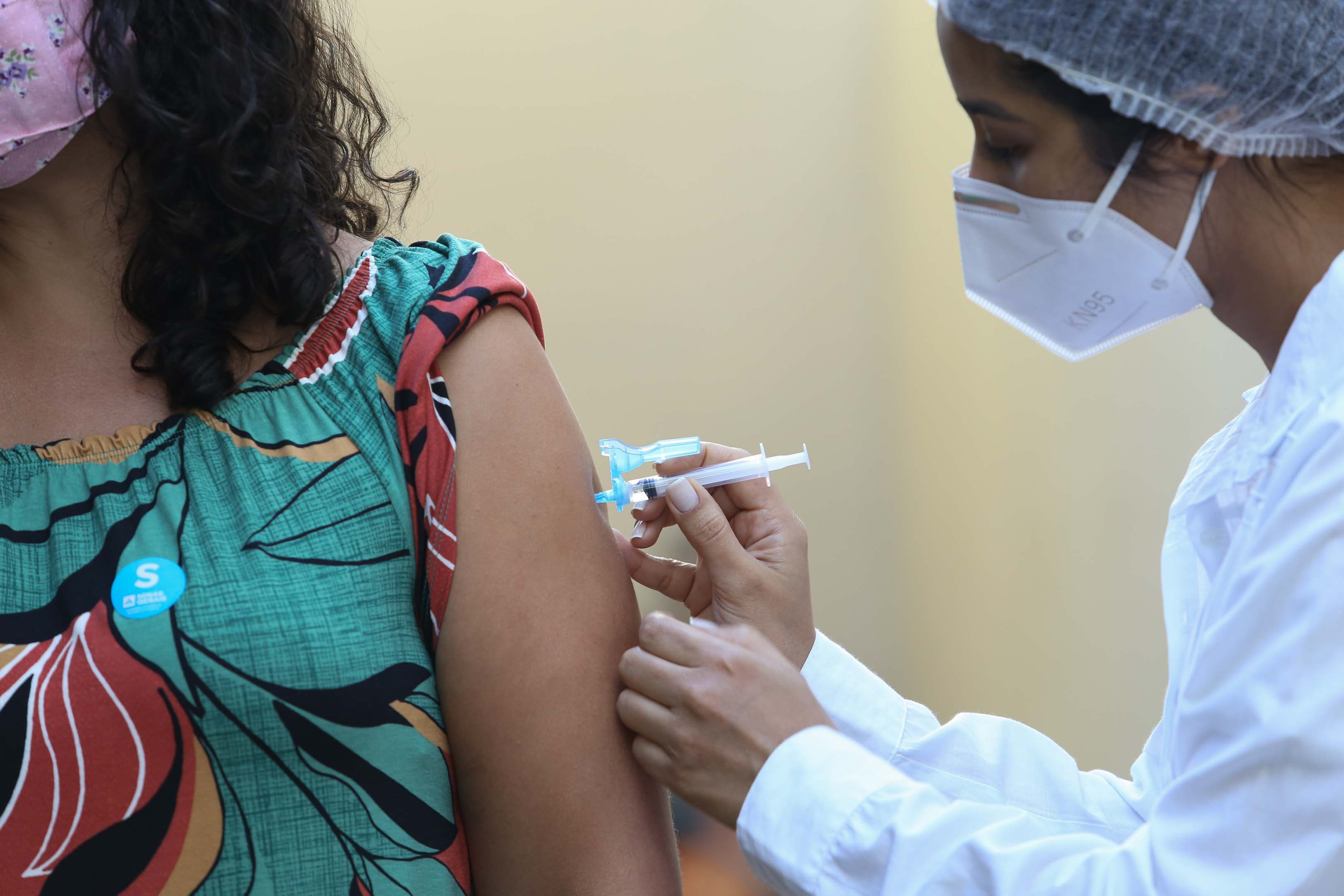 Minas Gerais chega a 82% da população imunizada com a 2ª dose da vacina contra a covid-19