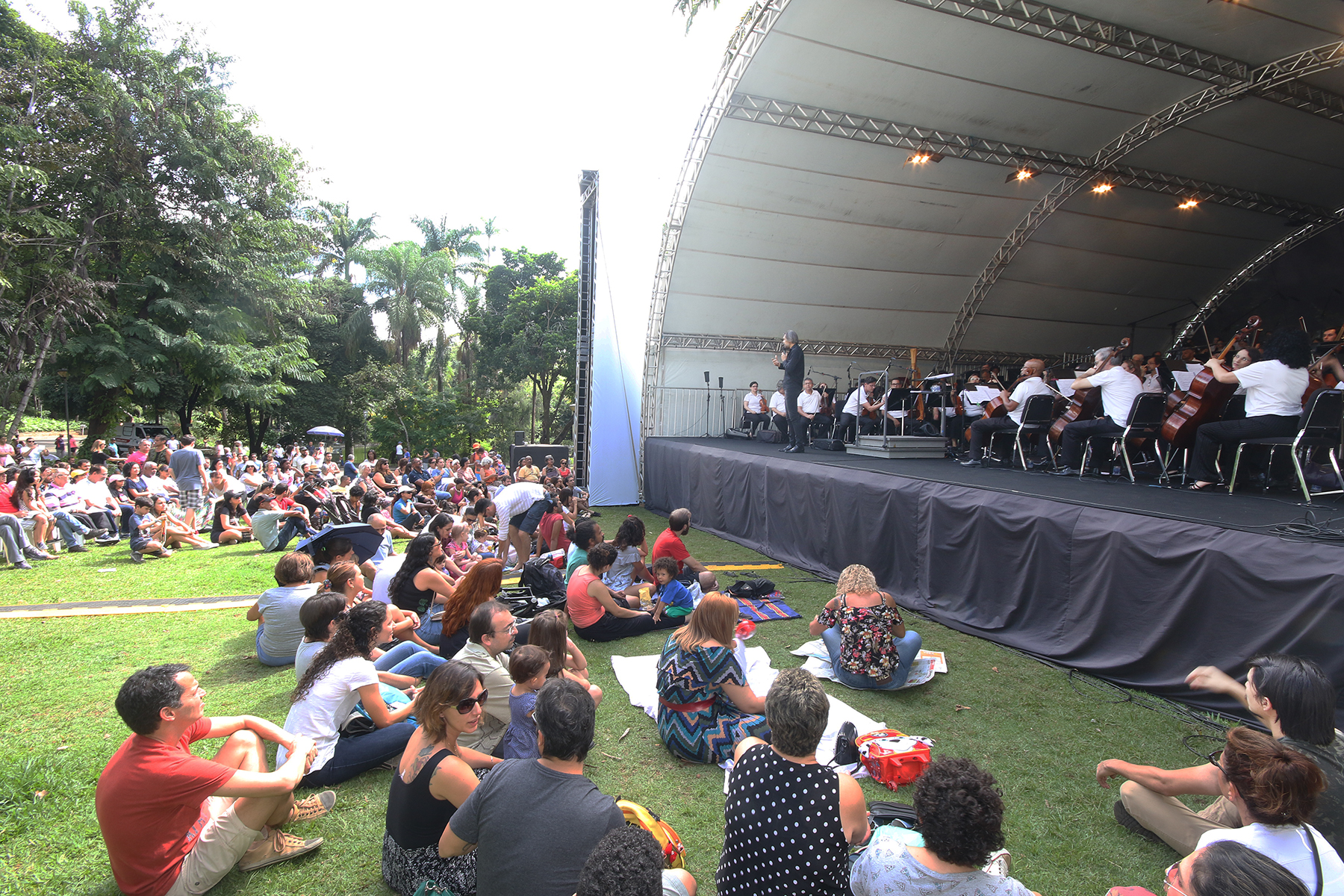 Orquestra Sinfônica de Minas apresenta concerto especial no Dia dos Namorados