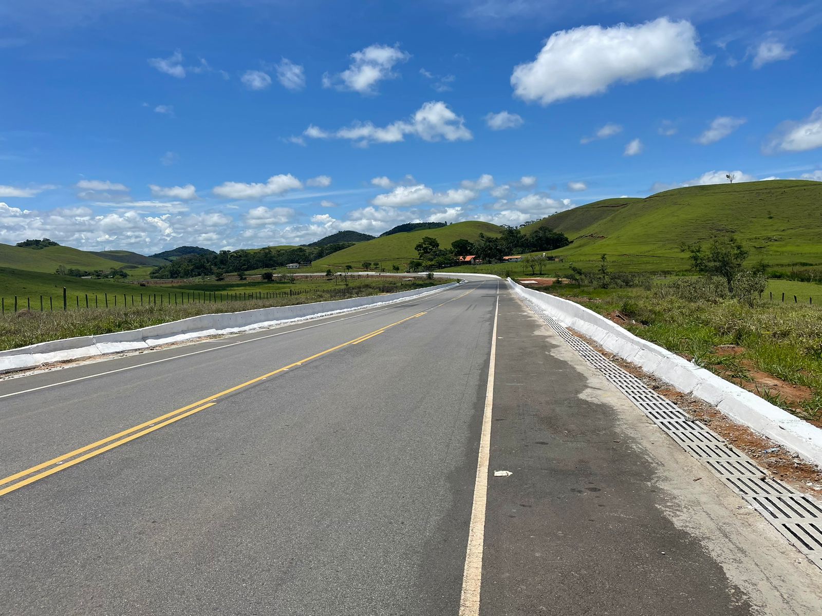 Obras em rodovia de acesso ao Aeroporto Regional da Zona da Mata entram na fase final