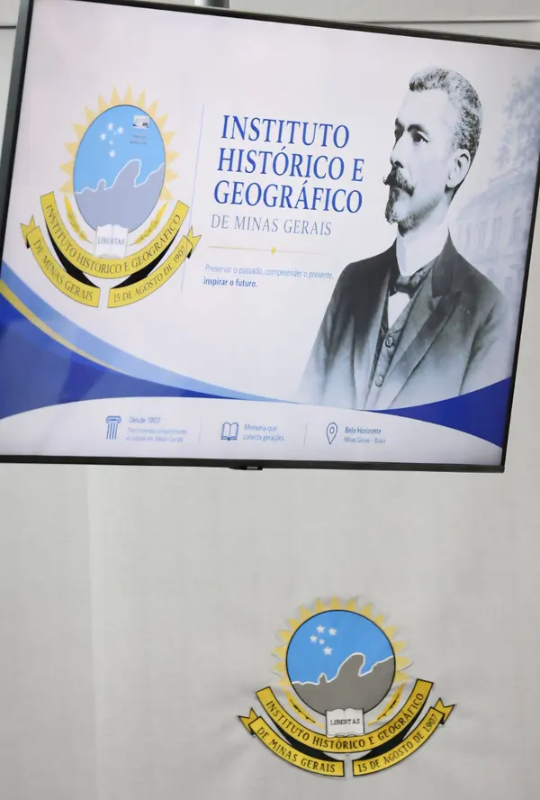 Governador toma posse como presidente de Honra do Instituto Histórico e Geográfico de Minas Gerais 