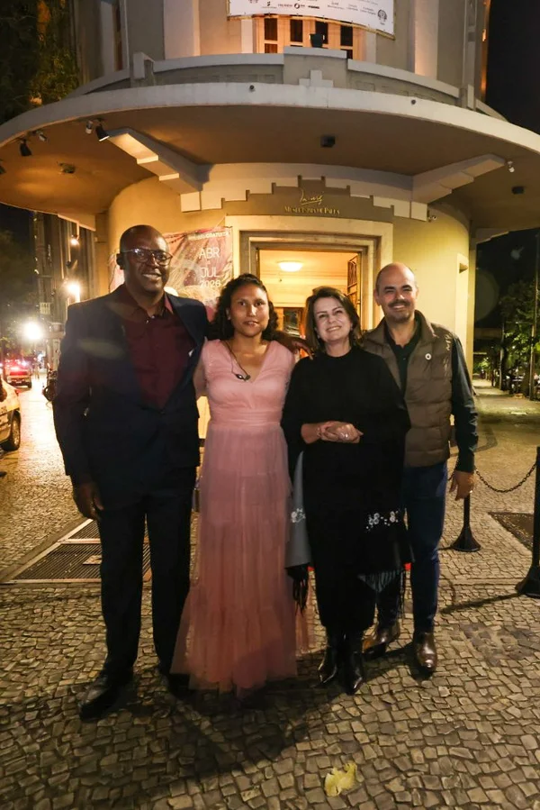 Governador participa de pré-estreia da exposição “Mestre e Influências - A construção do olhar”