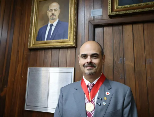 Governador toma posse como presidente de Honra do Instituto Histórico e Geográfico de Minas Gerais 