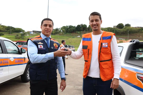 Defesa Civil de Minas Gerais realiza seminário sobre período chuvoso e entrega 70 viaturas a municípios