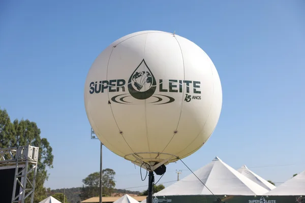 Governador de Minas participa da cerimônia de abertura da 15ª edição da feira Super Leite, em Pompéu