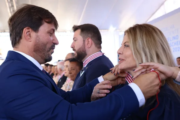 Cerimônia de entrega da Medalha Juscelino Kubitschek, em Diamantina