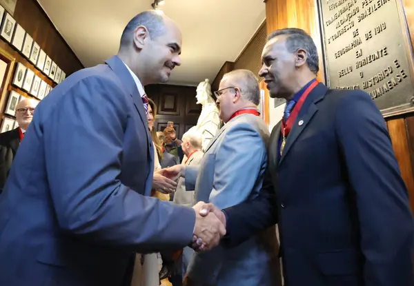 Governador toma posse como presidente de Honra do Instituto Histórico e Geográfico de Minas Gerais 