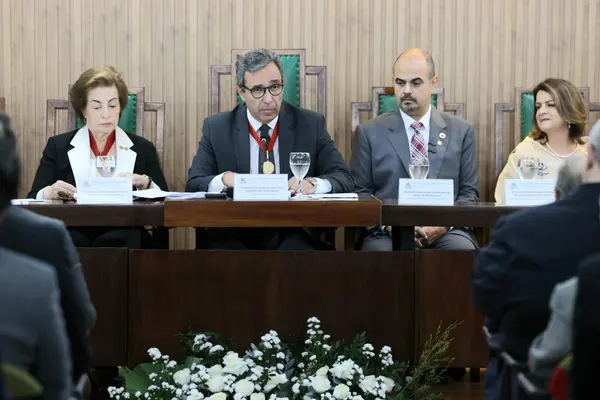 Governador toma posse como presidente de Honra do Instituto Histórico e Geográfico de Minas Gerais 