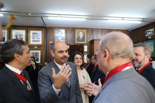 Governador toma posse como presidente de Honra do Instituto Histórico e Geográfico de Minas Gerais 