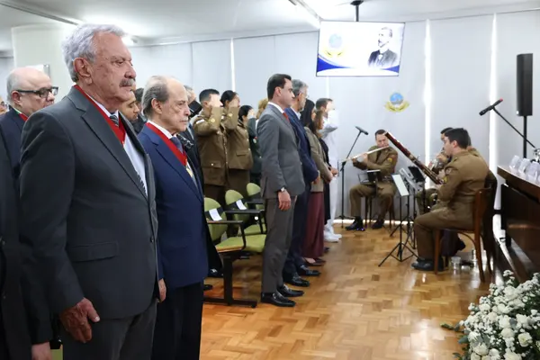Governador toma posse como presidente de Honra do Instituto Histórico e Geográfico de Minas Gerais 