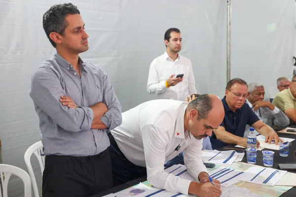 Governo de Minas anuncia R$ 1 bilhão para obras em rodovias na região Norte do estado