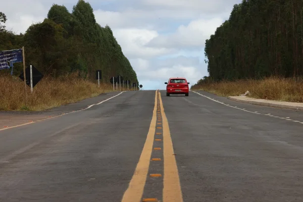 Governo de Minas vistoria obras de pavimentação da LMG-629, que vão ampliar integração no Norte do estado