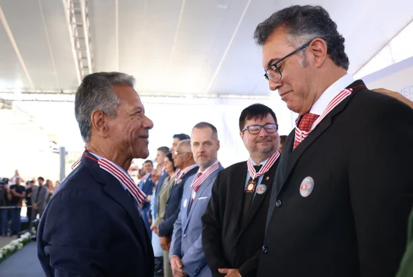Cerimônia de entrega da Medalha Juscelino Kubitschek, em Diamantina