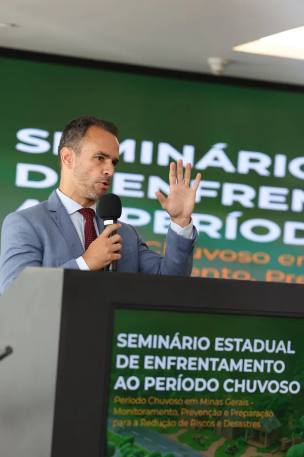 Defesa Civil de Minas Gerais realiza seminário sobre período chuvoso e entrega 70 viaturas a municípios