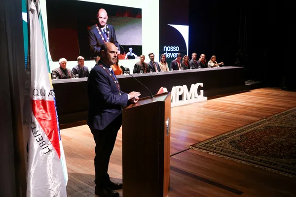 Governador é agraciado com o Grande Colar do Ministério Público de Minas Gerais