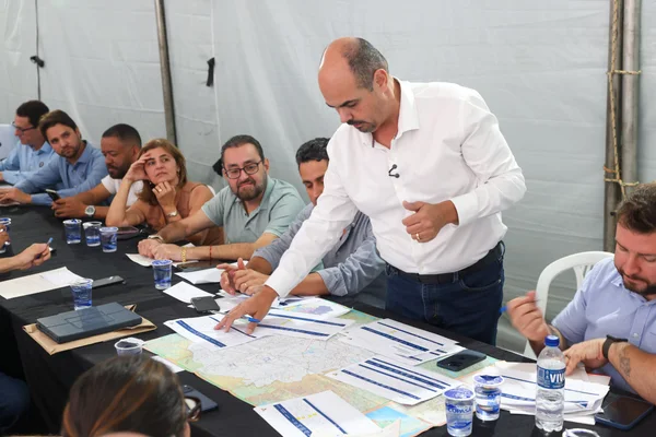 Governo de Minas anuncia R$ 1 bilhão para obras em rodovias na região Norte do estado