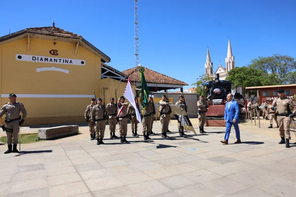 Cerimônia de entrega da Medalha Juscelino Kubitschek, em Diamantina