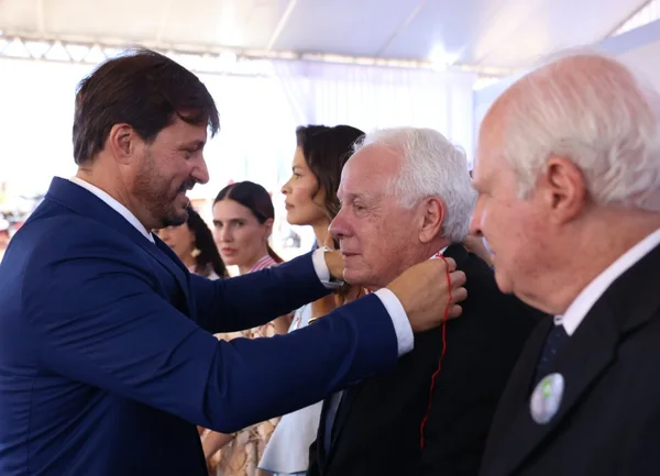 Cerimônia de entrega da Medalha Juscelino Kubitschek, em Diamantina