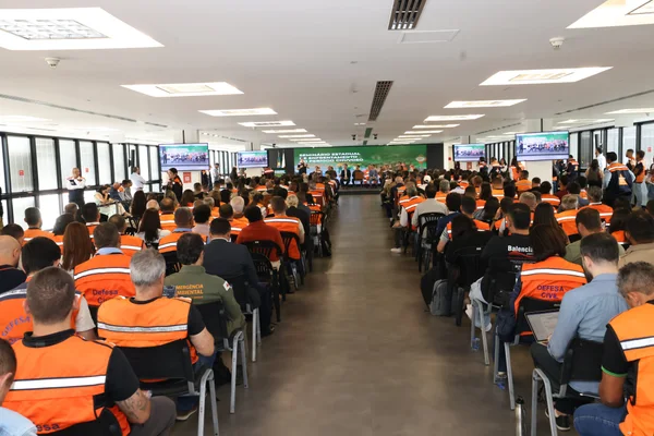 Defesa Civil de Minas Gerais realiza seminário sobre período chuvoso e entrega 70 viaturas a municípios