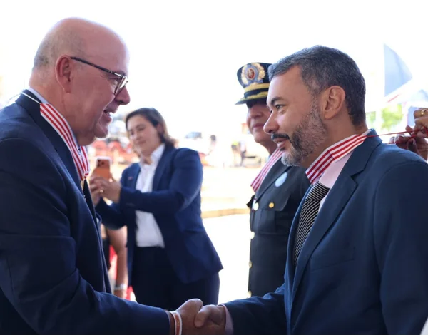 Cerimônia de entrega da Medalha Juscelino Kubitschek, em Diamantina