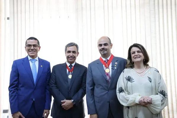 Governador toma posse como presidente de Honra do Instituto Histórico e Geográfico de Minas Gerais 