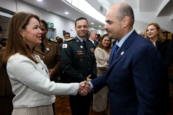 Governador é agraciado com o Grande Colar do Ministério Público de Minas Gerais