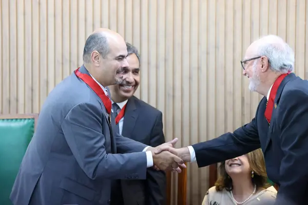 Governador toma posse como presidente de Honra do Instituto Histórico e Geográfico de Minas Gerais 