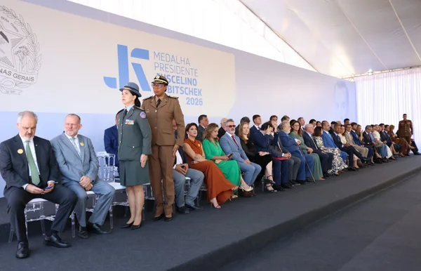 Cerimônia de entrega da Medalha Juscelino Kubitschek, em Diamantina