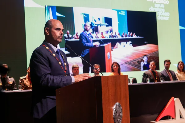 Governador é agraciado com o Grande Colar do Ministério Público de Minas Gerais