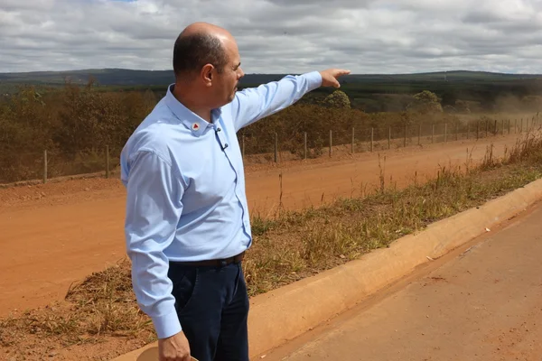 Governo de Minas vistoria obras de pavimentação da LMG-629, que vão ampliar integração no Norte do estado