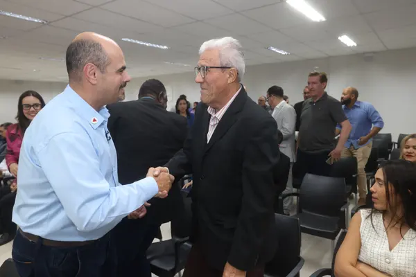 Governador se reúne com lideranças evangélicas de Montes Claros