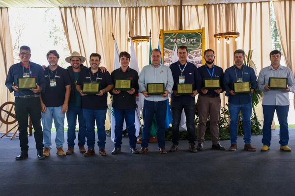Governador de Minas participa da cerimônia de abertura da 15ª edição da feira Super Leite, em Pompéu