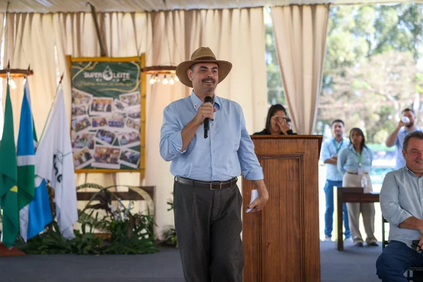 Governador de Minas participa da cerimônia de abertura da 15ª edição da feira Super Leite, em Pompéu