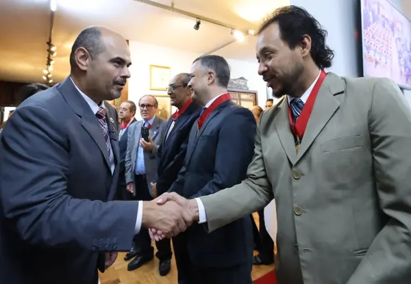 Governador toma posse como presidente de Honra do Instituto Histórico e Geográfico de Minas Gerais 