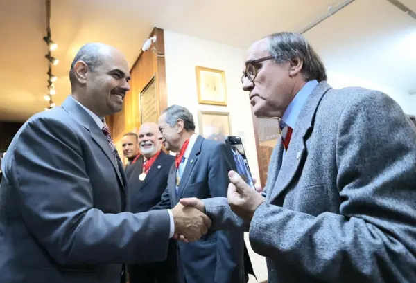 Governador toma posse como presidente de Honra do Instituto Histórico e Geográfico de Minas Gerais 