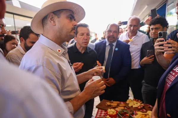 Governo de Minas transfere capital para Montes Claros durante entrega da Medalha Alysson Paolinelli