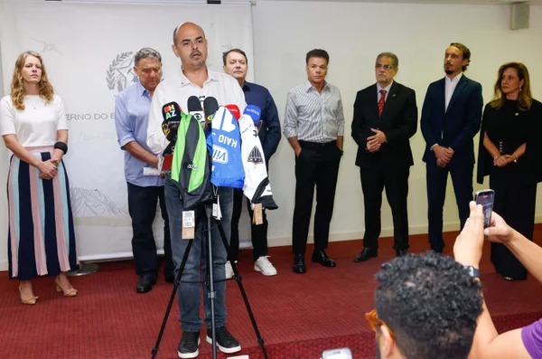 Empresas do Governo de Minas, Cemig e Codemig firmam acordo com clubes de futebol de BH para patrocínio de R$ 32 milhões