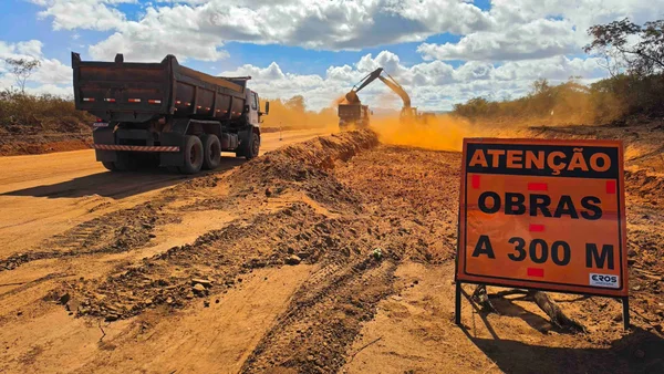 Governo de Minas vistoria obras de pavimentação da LMG-629, que vão ampliar integração no Norte do estado