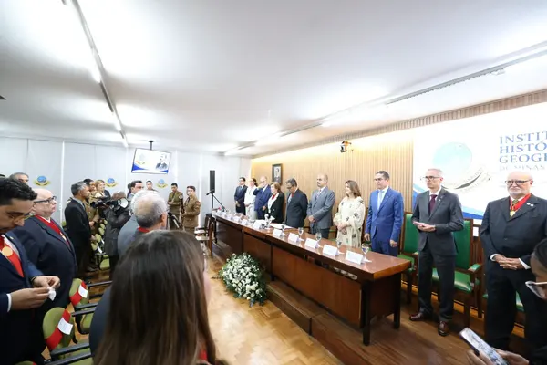 Governador toma posse como presidente de Honra do Instituto Histórico e Geográfico de Minas Gerais 
