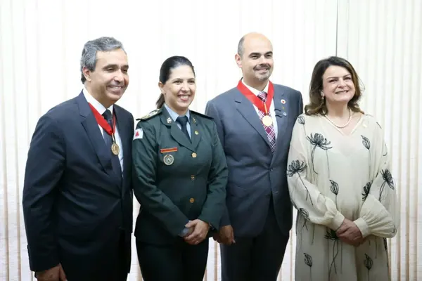 Governador toma posse como presidente de Honra do Instituto Histórico e Geográfico de Minas Gerais 
