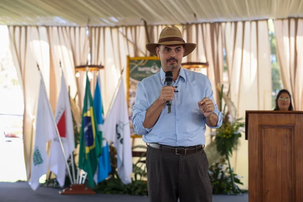 Governador de Minas participa da cerimônia de abertura da 15ª edição da feira Super Leite, em Pompéu