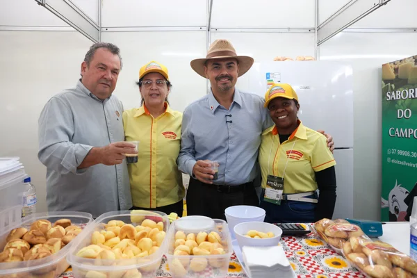 Governador de Minas participa da cerimônia de abertura da 15ª edição da feira Super Leite, em Pompéu