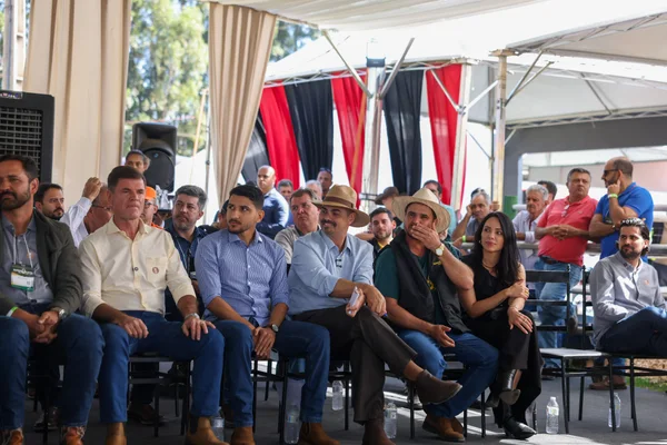 Governador de Minas participa da cerimônia de abertura da 15ª edição da feira Super Leite, em Pompéu