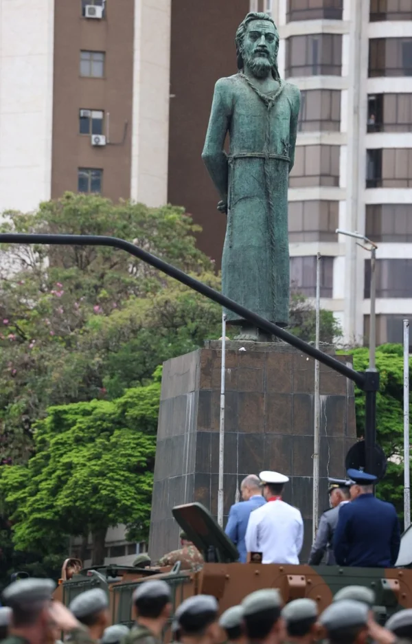 Governo de Minas participa do desfile cívico-militar de Independência do Brasil