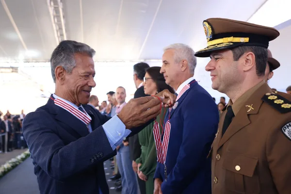 Cerimônia de entrega da Medalha Juscelino Kubitschek, em Diamantina
