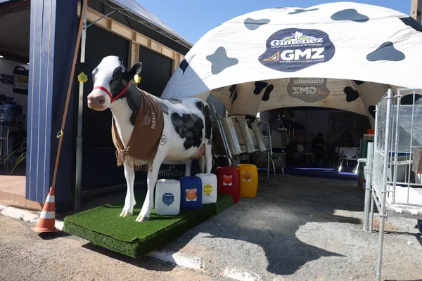 Governador de Minas participa da cerimônia de abertura da 15ª edição da feira Super Leite, em Pompéu