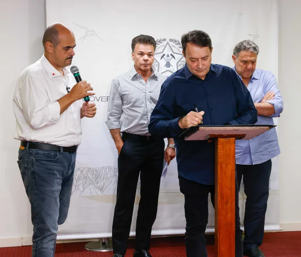 Empresas do Governo de Minas, Cemig e Codemig firmam acordo com clubes de futebol de BH para patrocínio de R$ 32 milhões