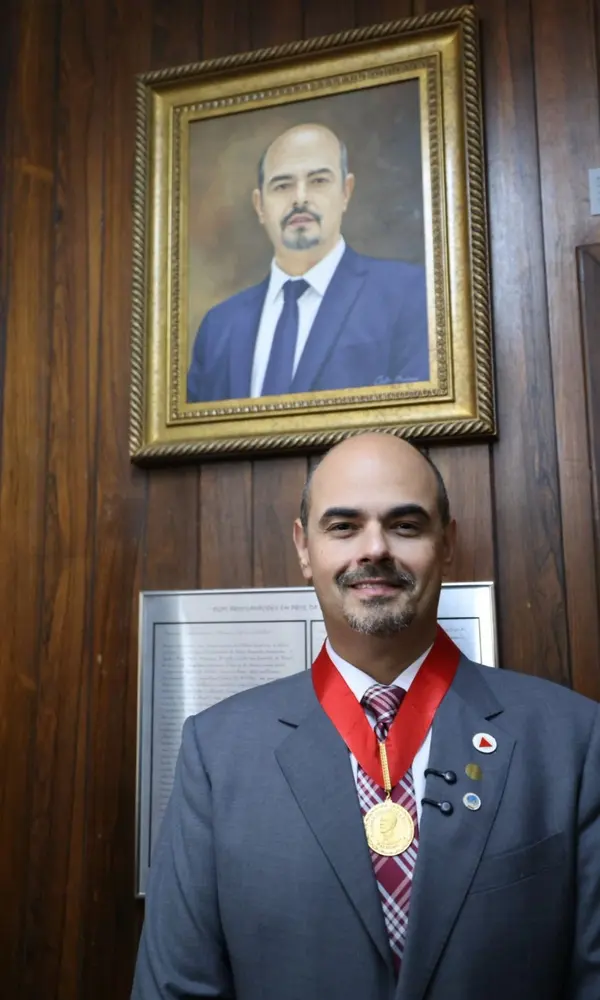 Governador toma posse como presidente de Honra do Instituto Histórico e Geográfico de Minas Gerais 